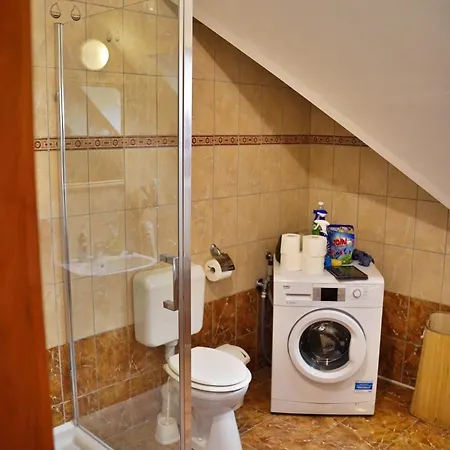 Annie * Lesencetomaj